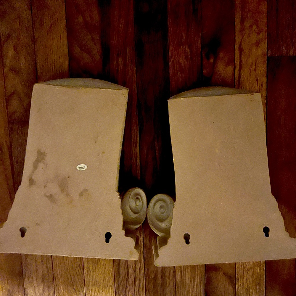 PILLARS - Picture 3 of 3